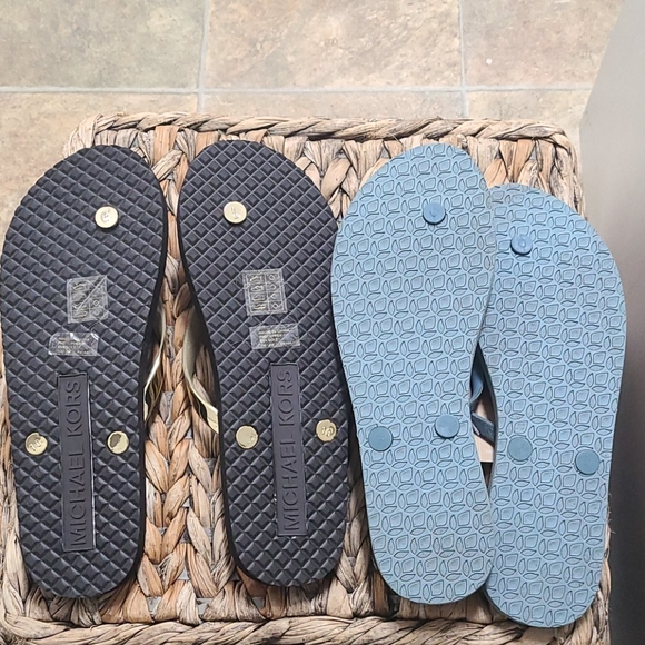 Sandals - Picture 2 of 3